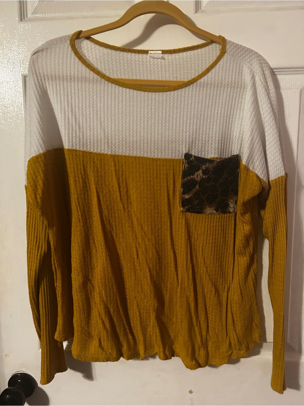 Source Unknown White and Mustard Colorblock Waffle Knit Top with Leopard Pocket - Picture 4 of 5